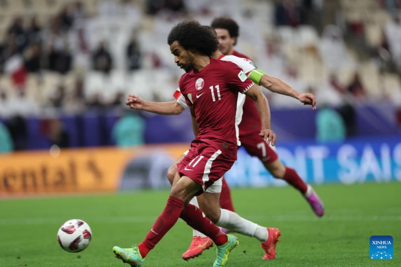 Akram Afif là người khai màn AFC Asian Cup 2023 với bàn thắng vào lưới Lebanon